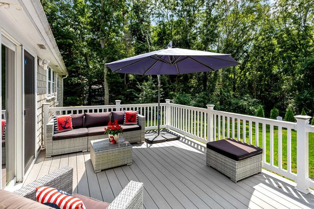 65 Kings Row Drive, East Dennis, MA 02641