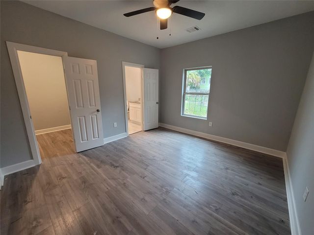 7033 Avenue E, Houston, TX 77011