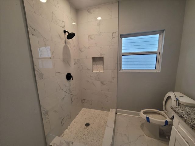 7033 Avenue E, Houston, TX 77011