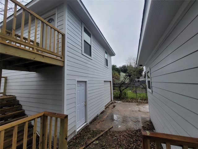 7033 Avenue E, Houston, TX 77011