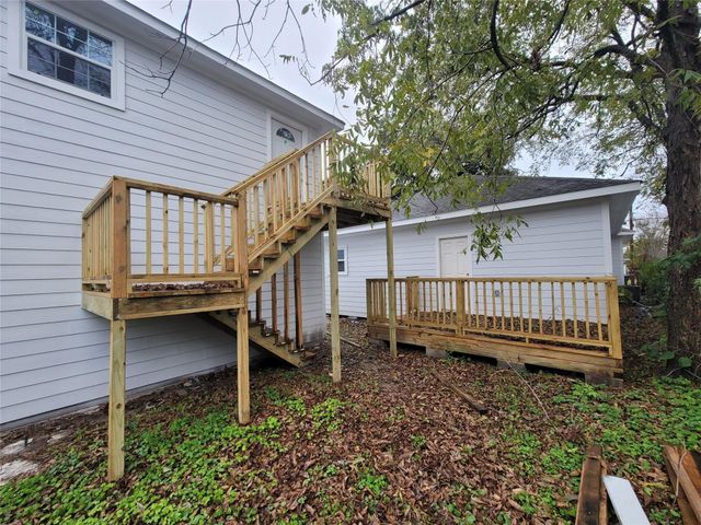 7033 Avenue E, Houston, TX 77011