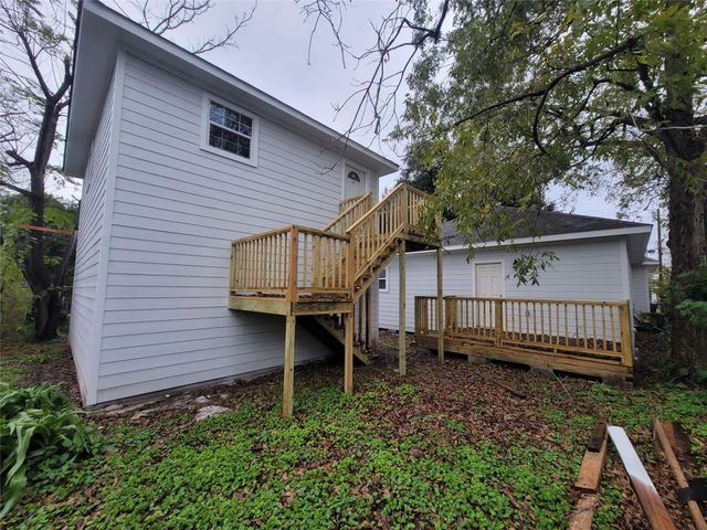 7033 Avenue E, Houston, TX 77011