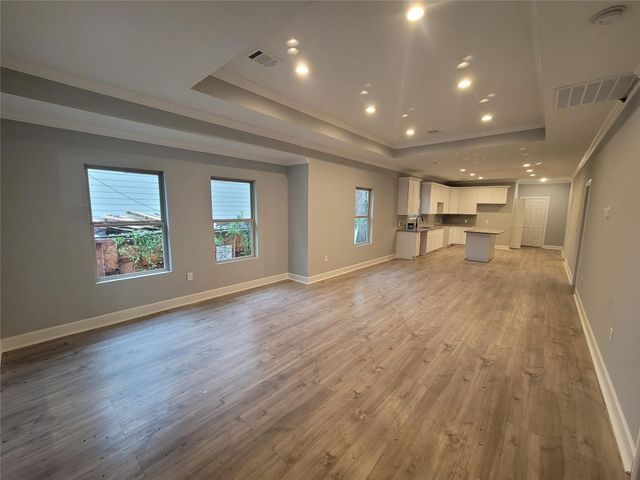 7033 Avenue E, Houston, TX 77011