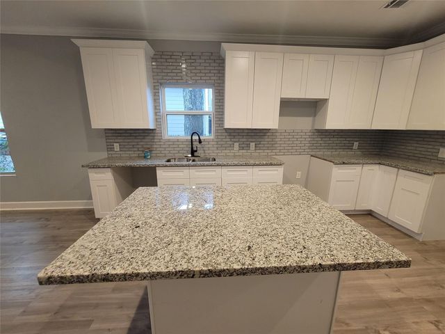 7033 Avenue E, Houston, TX 77011