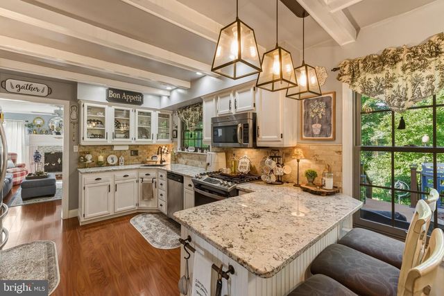 6 HEMLOCK CT, Blackwood, NJ 08012