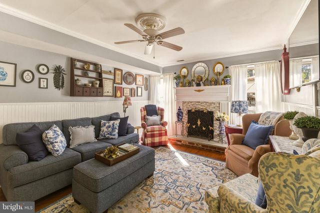 6 HEMLOCK CT, Blackwood, NJ 08012