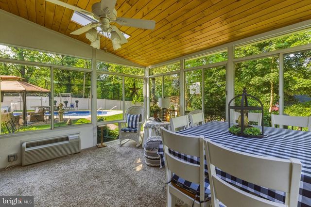 6 HEMLOCK CT, Blackwood, NJ 08012