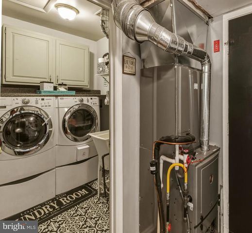 6 HEMLOCK CT, Blackwood, NJ 08012