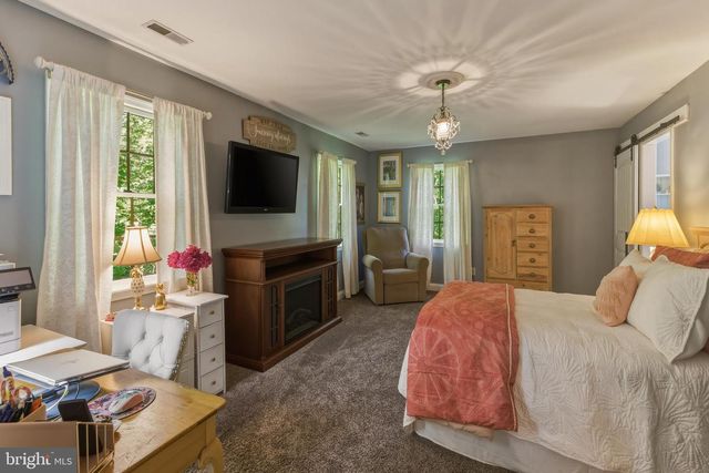 6 HEMLOCK CT, Blackwood, NJ 08012