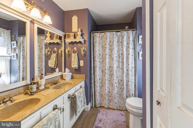 6 HEMLOCK CT, Blackwood, NJ 08012