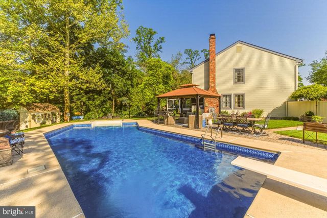 6 HEMLOCK CT, Blackwood, NJ 08012