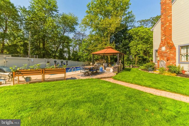 6 HEMLOCK CT, Blackwood, NJ 08012