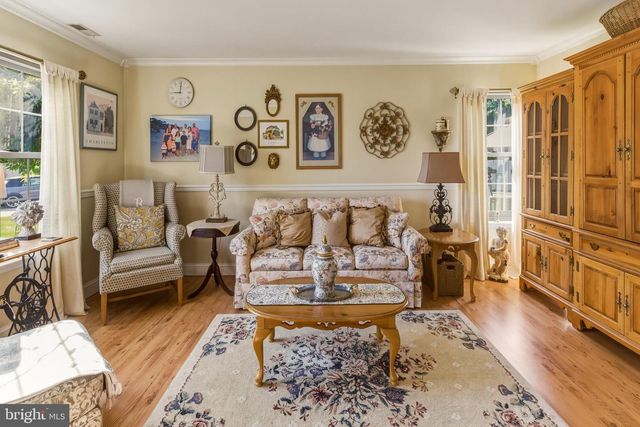 6 HEMLOCK CT, Blackwood, NJ 08012