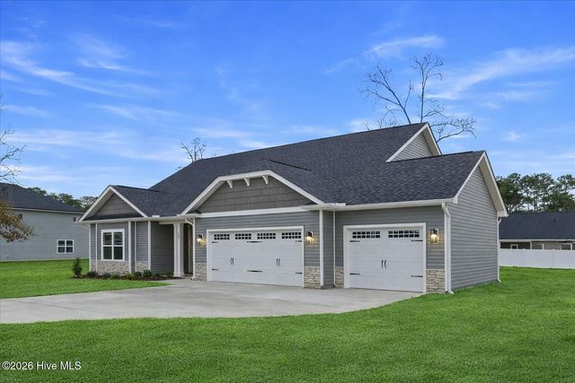 107 Manchester Court, La Grange, NC 28551