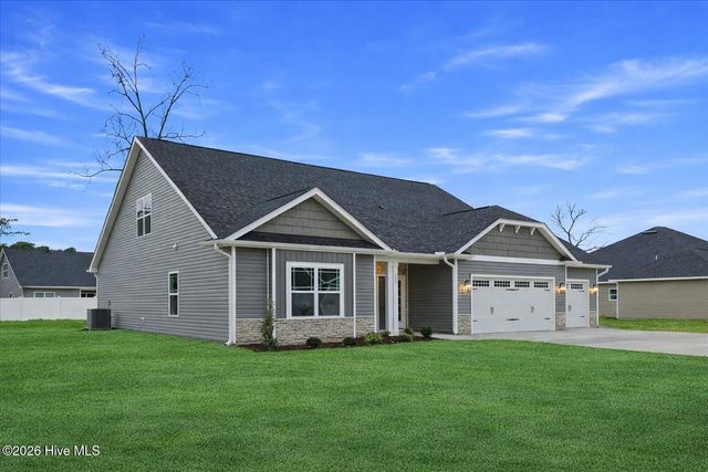 107 Manchester Court, La Grange, NC 28551