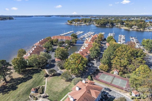 18009 Kings Point Drive M, Cornelius, NC 28031