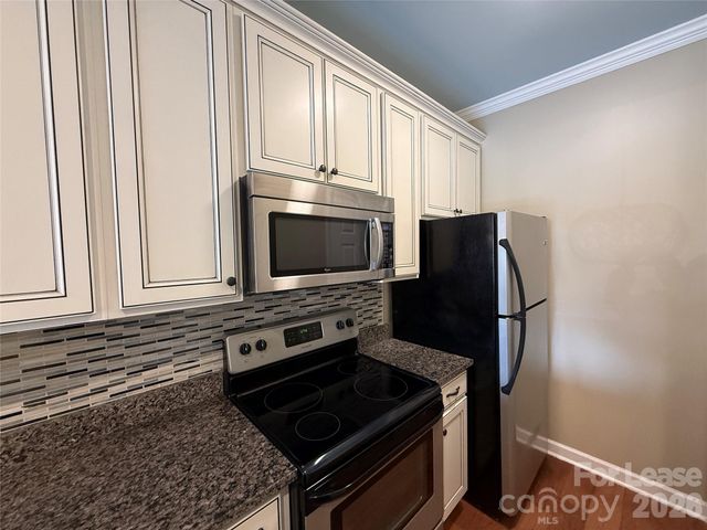18009 Kings Point Drive M, Cornelius, NC 28031