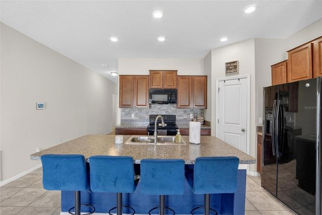 214 ENGLISH CHANNEL PLACE, Dover, FL 33527