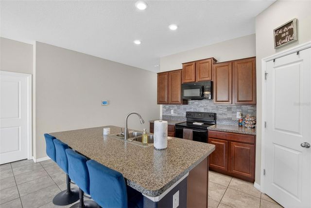 214 ENGLISH CHANNEL PLACE, Dover, FL 33527