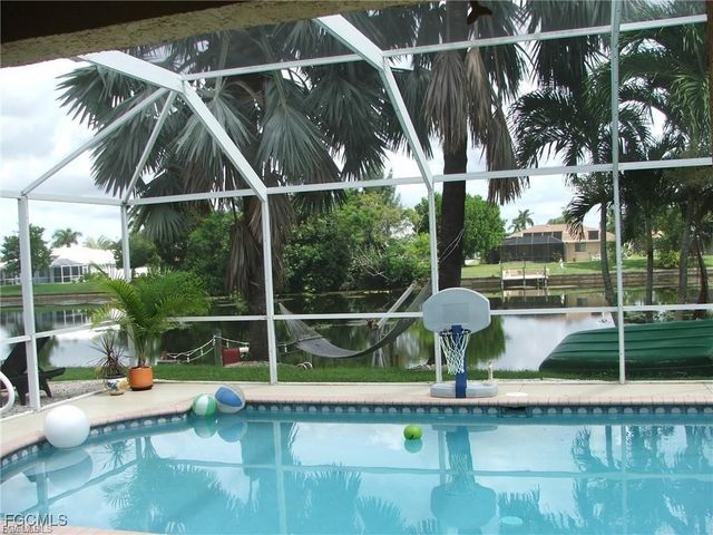 613 SE 21st ST, Cape Coral, FL 33990