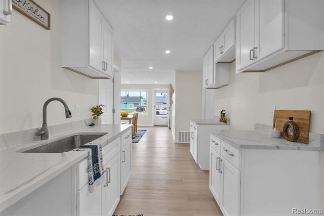 8248 Birch Street, Taylor, MI 48180