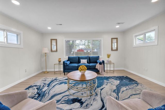 8248 Birch Street, Taylor, MI 48180