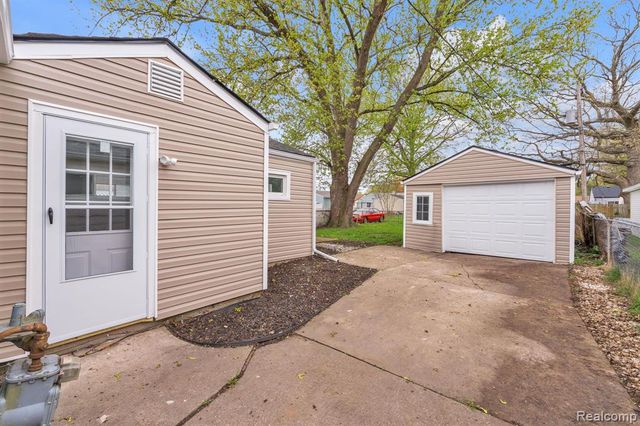 8248 Birch Street, Taylor, MI 48180