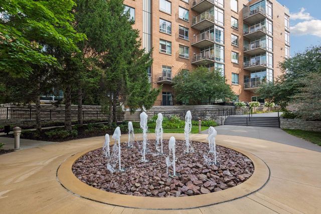 100 2nd Street NE A620, Minneapolis, MN 55413