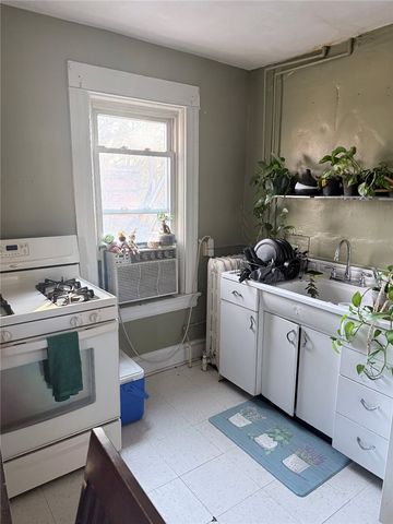 176 Gordon St, Edgewood, PA 15218