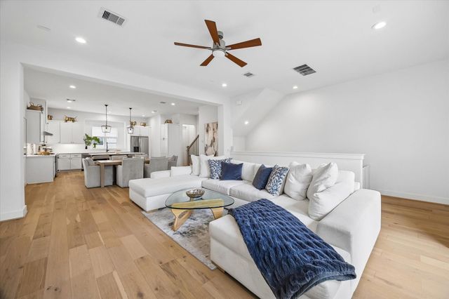 956 Dunleigh Meadows Lane, Houston, TX 77055