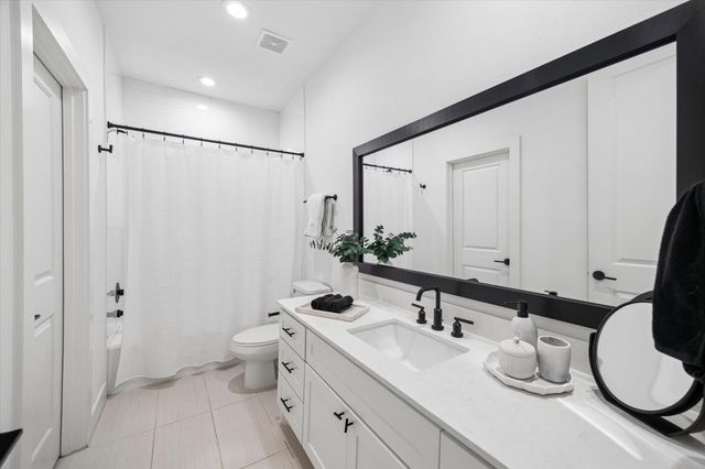 956 Dunleigh Meadows Lane, Houston, TX 77055