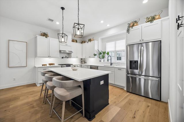 956 Dunleigh Meadows Lane, Houston, TX 77055