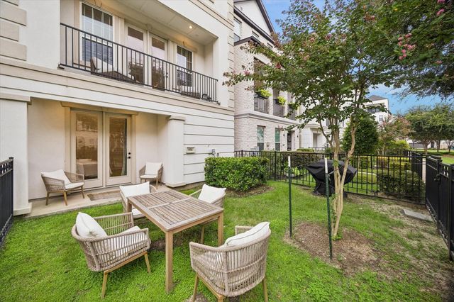 956 Dunleigh Meadows Lane, Houston, TX 77055