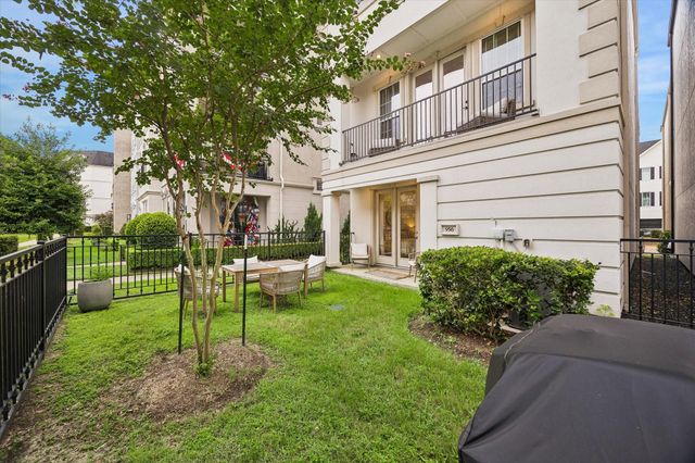 956 Dunleigh Meadows Lane, Houston, TX 77055