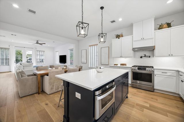 956 Dunleigh Meadows Lane, Houston, TX 77055