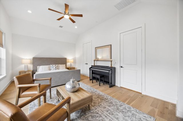 956 Dunleigh Meadows Lane, Houston, TX 77055
