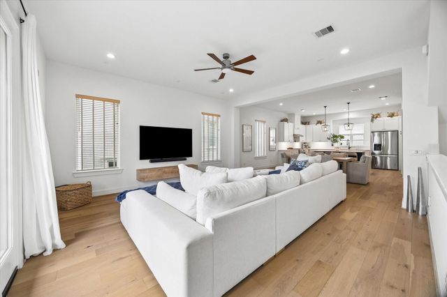 956 Dunleigh Meadows Lane, Houston, TX 77055