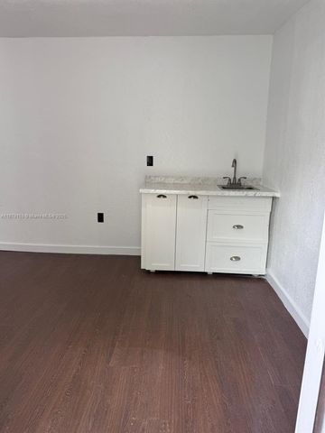 18423 NW 44th Pl, Miami Gardens, FL 33055