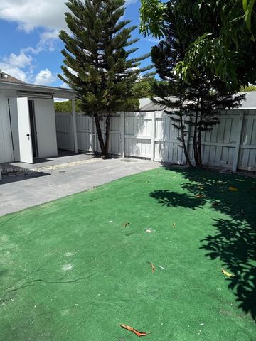 18423 NW 44th Pl, Miami Gardens, FL 33055