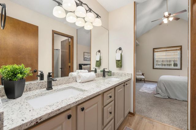 8910 E Creed St, Wichita, KS 67210