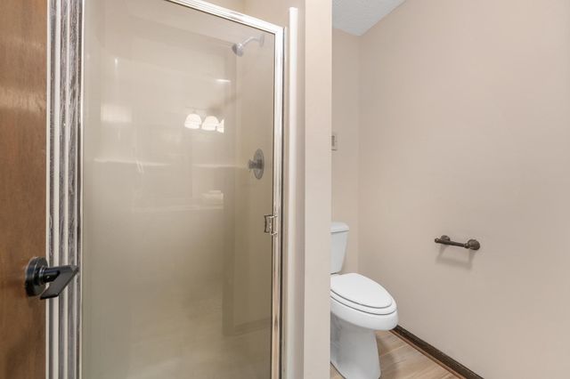 8910 E Creed St, Wichita, KS 67210