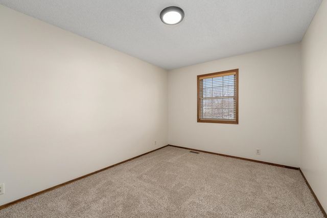 8910 E Creed St, Wichita, KS 67210