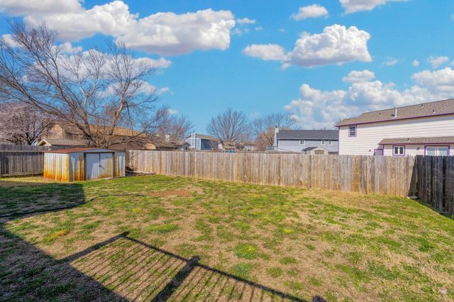 8910 E Creed St, Wichita, KS 67210