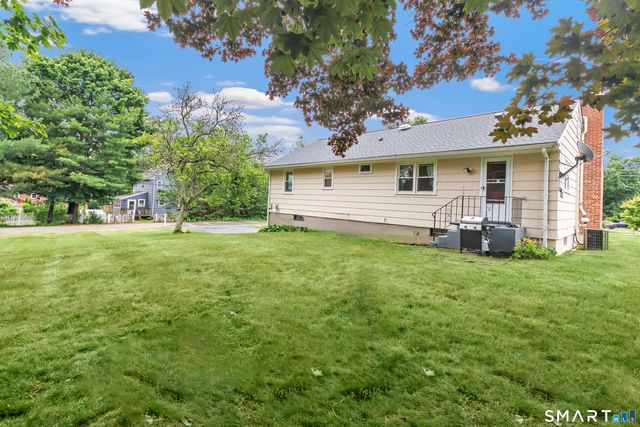 240 Blackhouse Road, Trumbull, CT 06611
