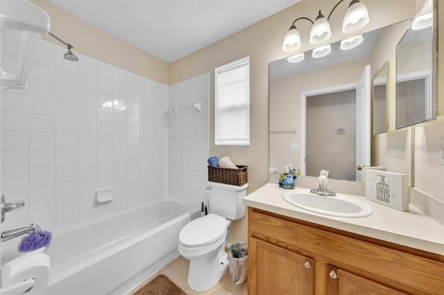 5833 MEADOWPARK PLACE, Lithia, FL 33547