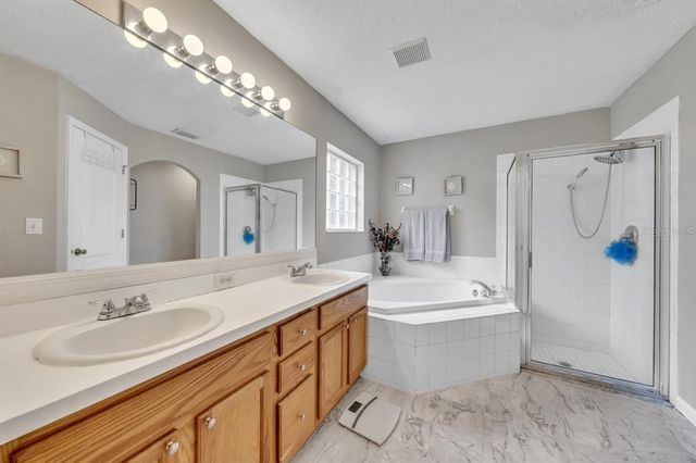 5833 MEADOWPARK PLACE, Lithia, FL 33547