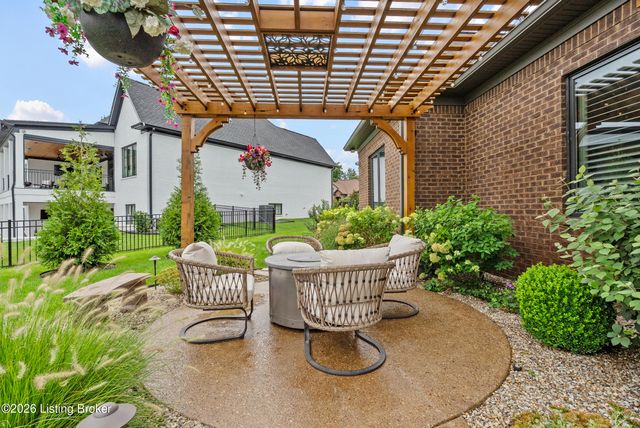 18101 Bellavista Pl, Louisville, KY 40245