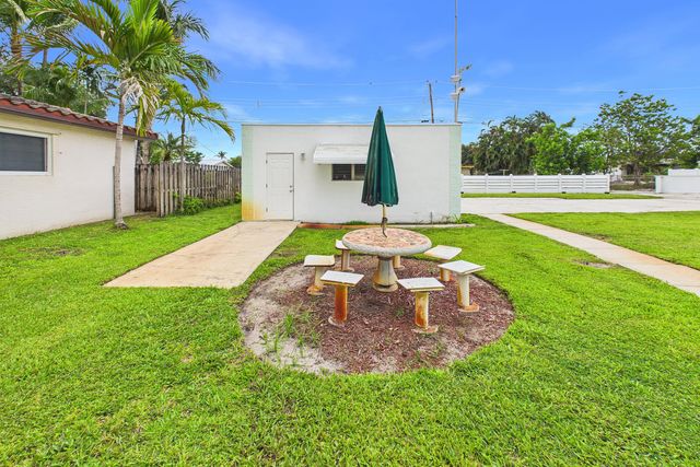 1719 N 44th Avenue, Hollywood, FL 33021