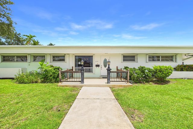 1719 N 44th Avenue, Hollywood, FL 33021
