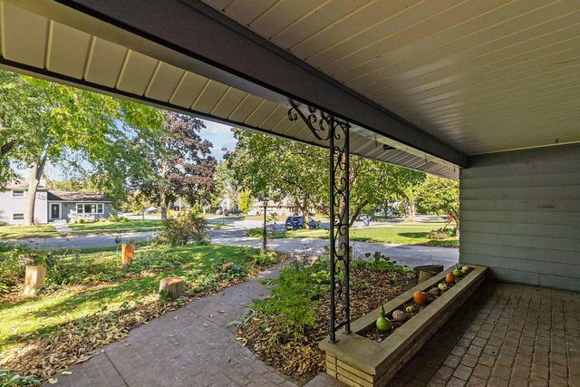 650 STEVENS STREET, Neenah, WI 54956